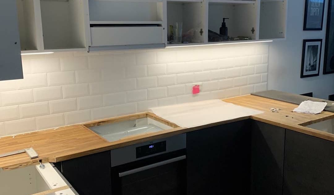 Køkkenmontering i hus
