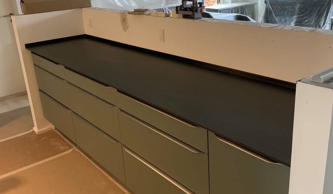 montering af køkken i hus